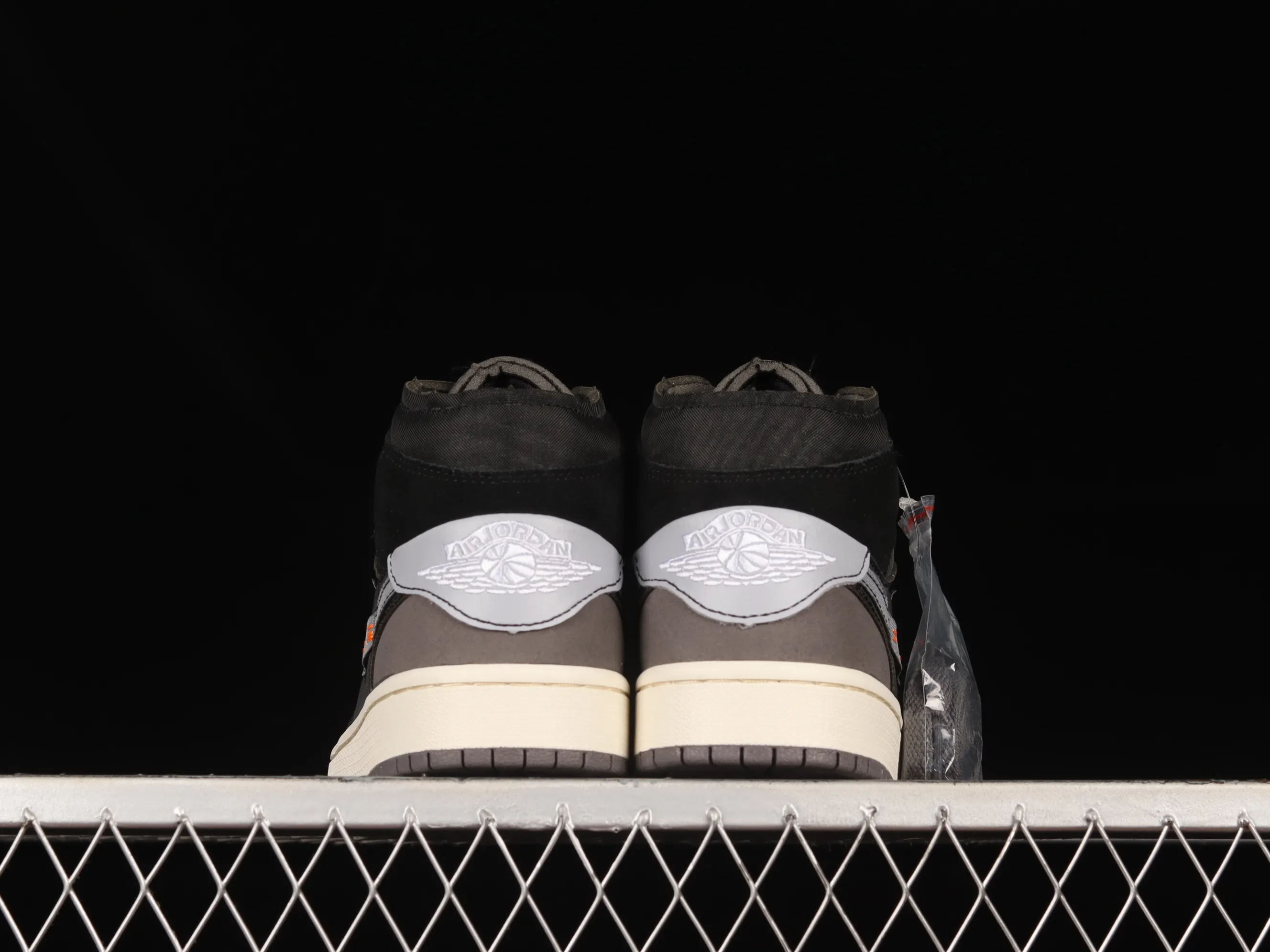 All categories Air Jordan Jordan series basketball shoes Air Jordan 1 Mid Air Jordan 1 Mid "Inside Out" AJ1 Joe 1 reverse black and gray China basketball shoes DM9652-001